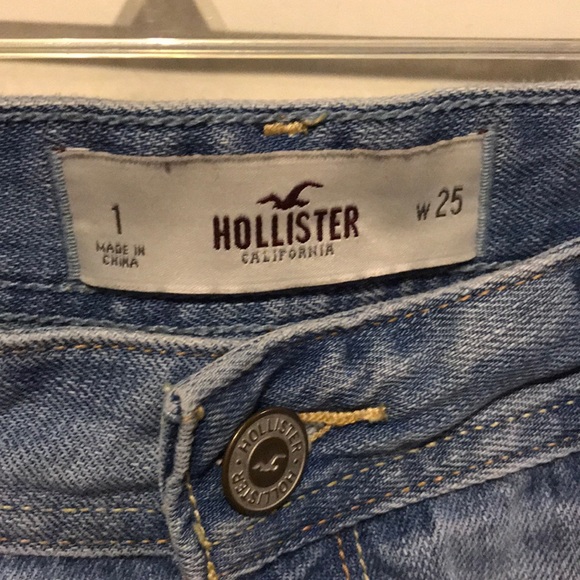 Hollister distressed denim shorts - SZ 1 - Picture 3 of 3